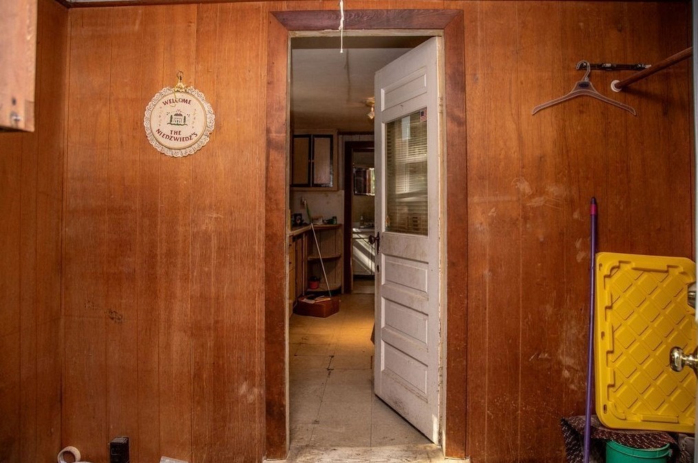 182 Main Rd, Gill MA 01354-9629 exterior