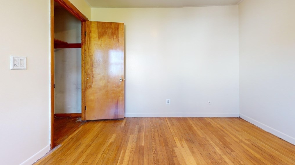 108 Pilgrim Ave, Worcester MA 01604-3022 exterior