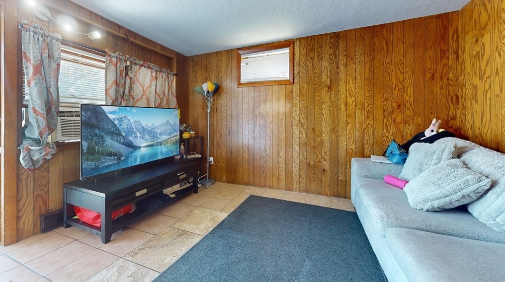 108 Pilgrim Ave, Worcester MA 01604-3022 exterior