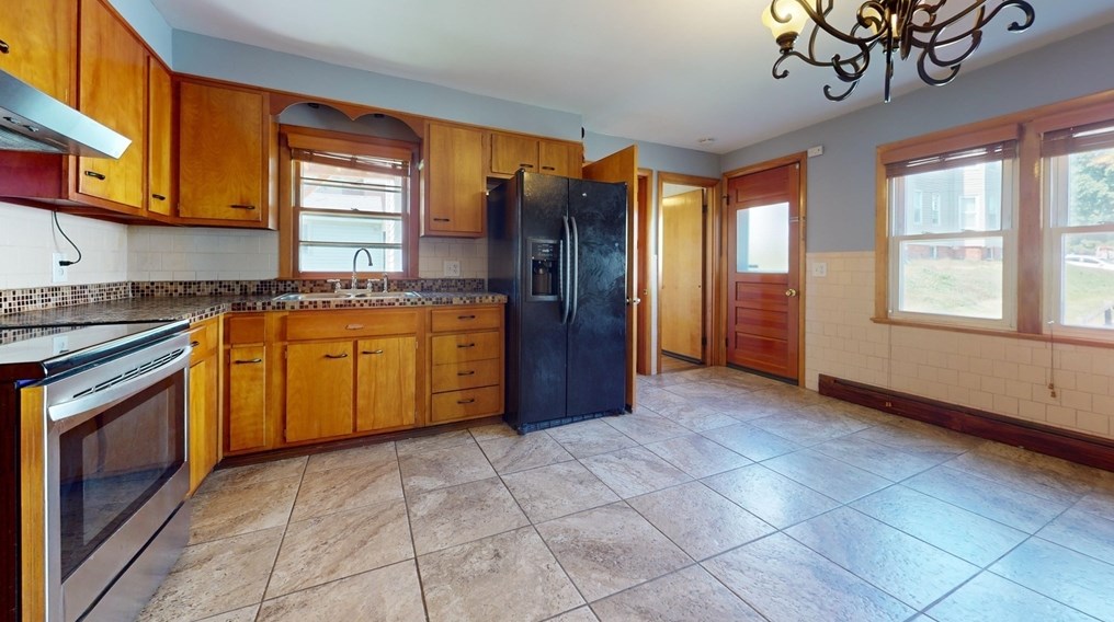 108 Pilgrim Ave, Worcester MA 01604-3022 exterior