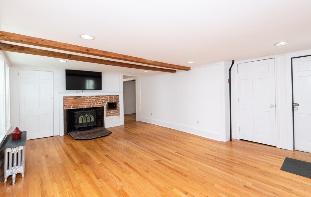 58 Main St, Haverhill MA 01833-2011 exterior