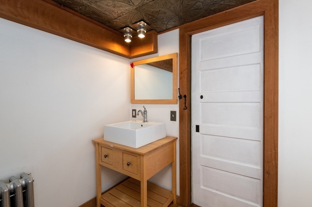 58 Main St, Haverhill MA 01833-2011 exterior