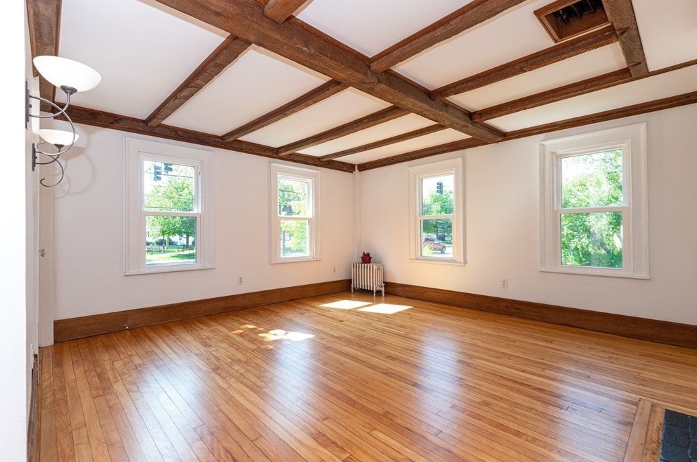 58 Main St, Haverhill MA 01833-2011 exterior