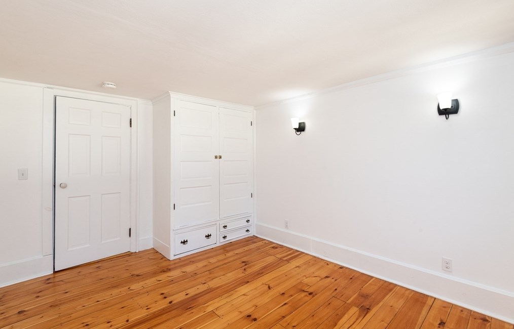 58 Main St, Haverhill MA 01833-2011 exterior