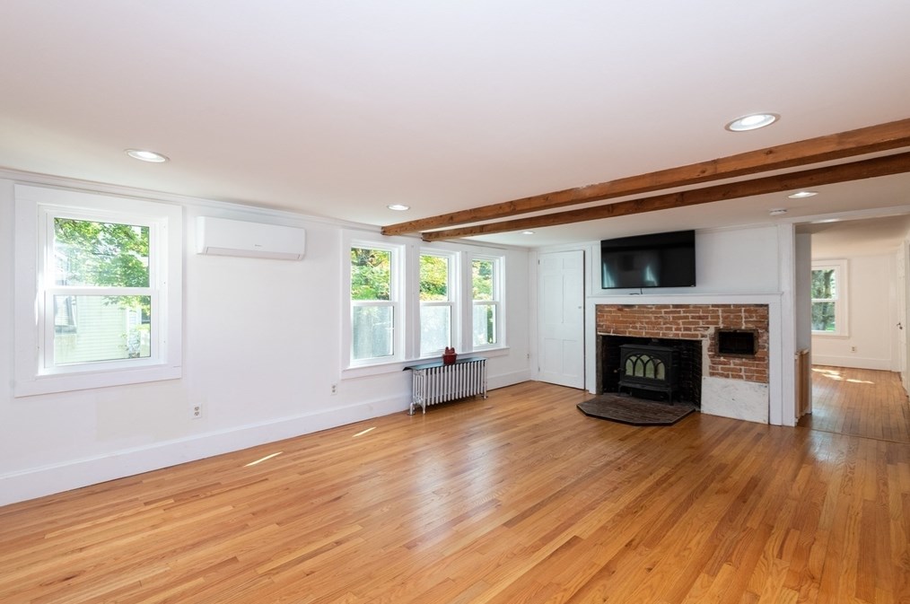 58 Main St, Haverhill MA 01833-2011 exterior