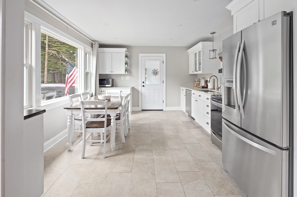 107 Washington St, Pembroke MA 02359-1848 exterior