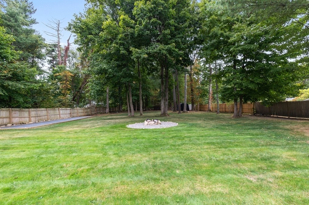 107 Washington St, Pembroke MA 02359-1848 exterior