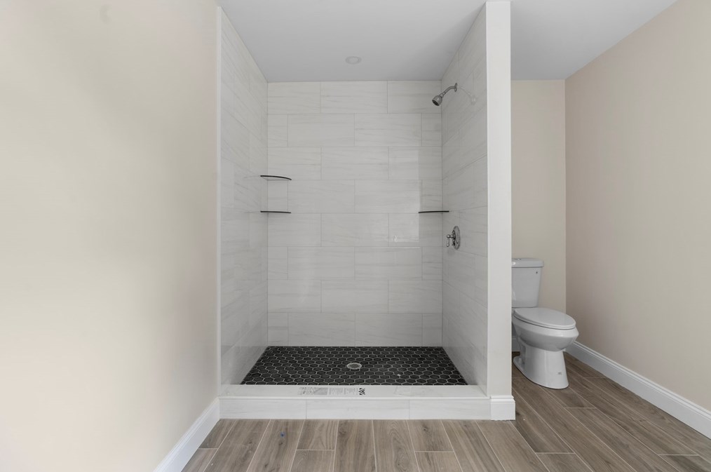 9 Hollywood St, Worcester MA 01610 exterior