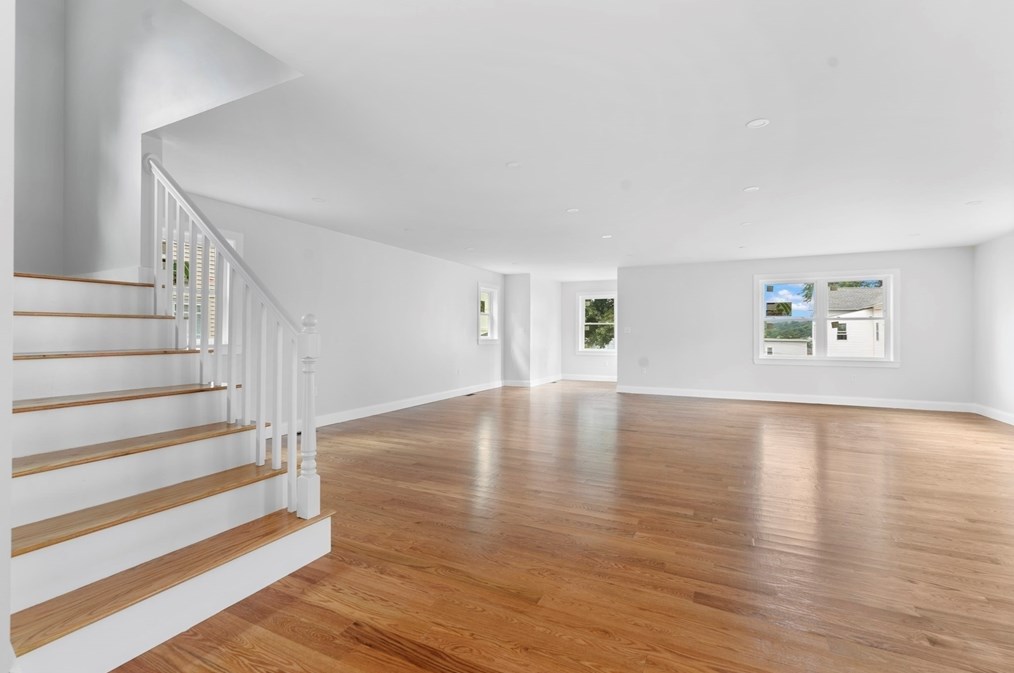 9 Hollywood St, Worcester MA 01610 exterior