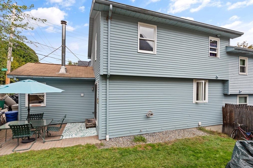 37 Ekman St, Worcester MA 01607-1513 exterior