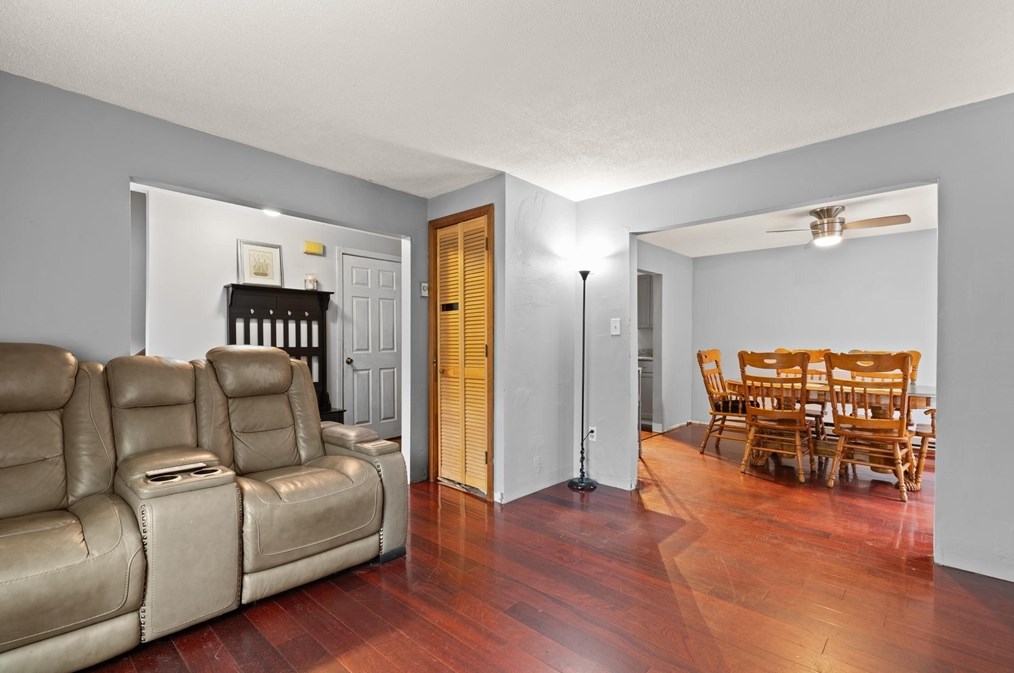 37 Ekman St, Worcester MA 01607-1513 exterior