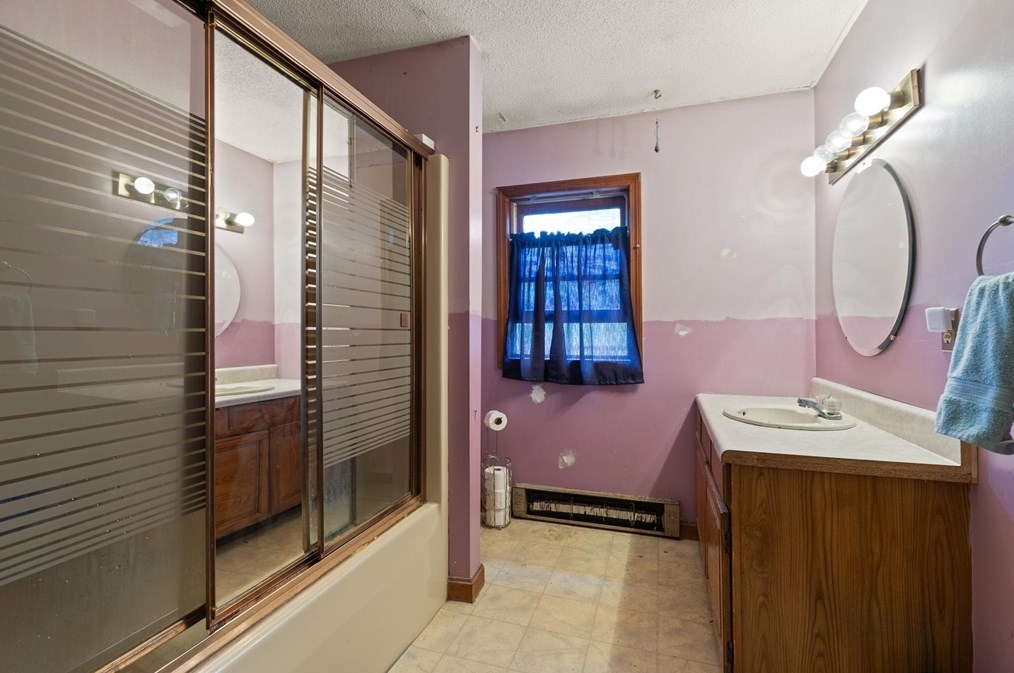 37 Ekman St, Worcester MA 01607-1513 exterior