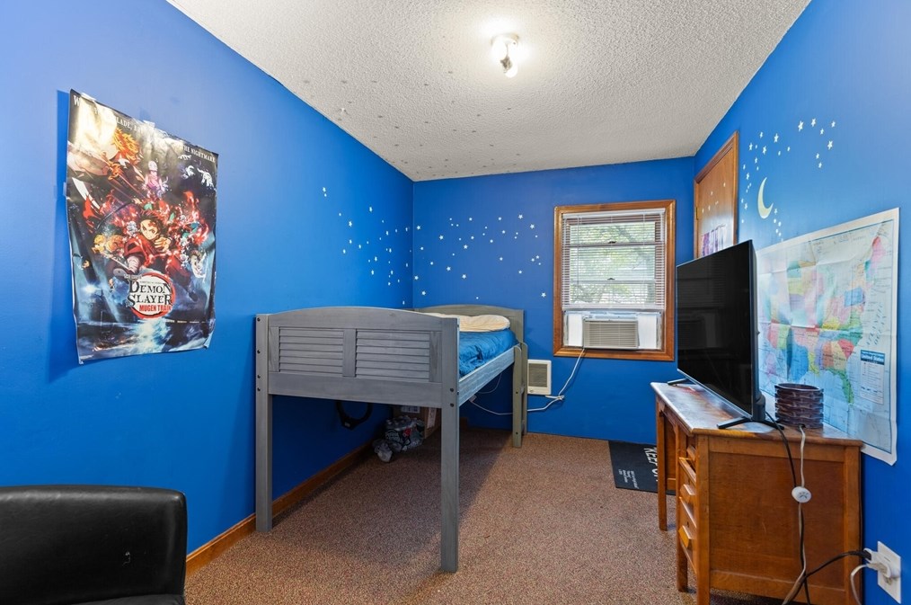 37 Ekman St, Worcester MA 01607-1513 exterior