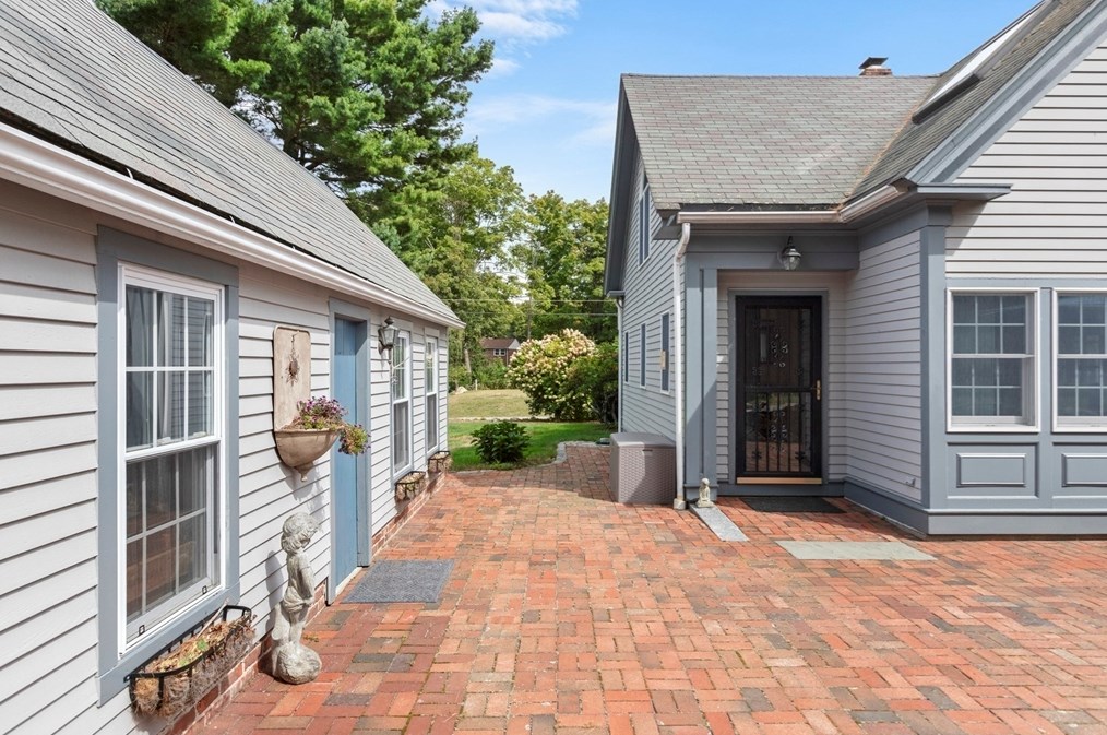 91 Norfolk St, Holliston MA 01746-2338 exterior