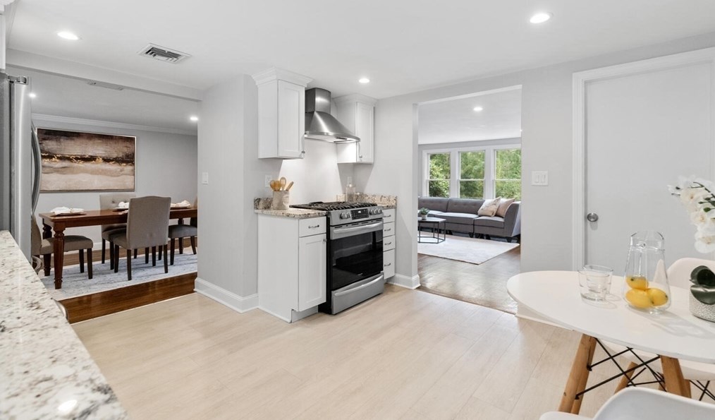 270 Lexington St, Woburn MA 01801-4806 exterior