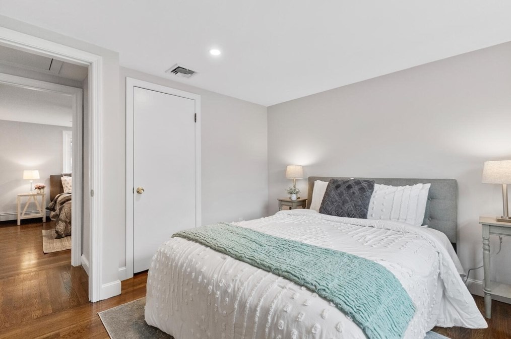 270 Lexington St, Woburn MA 01801-4806 exterior