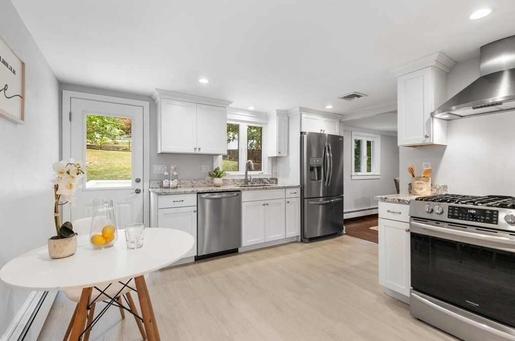 270 Lexington St, Woburn MA 01801-4806 exterior