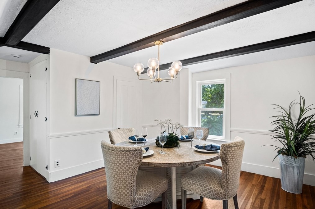 117 Mishawum Rd, Woburn MA 01801-2421 exterior