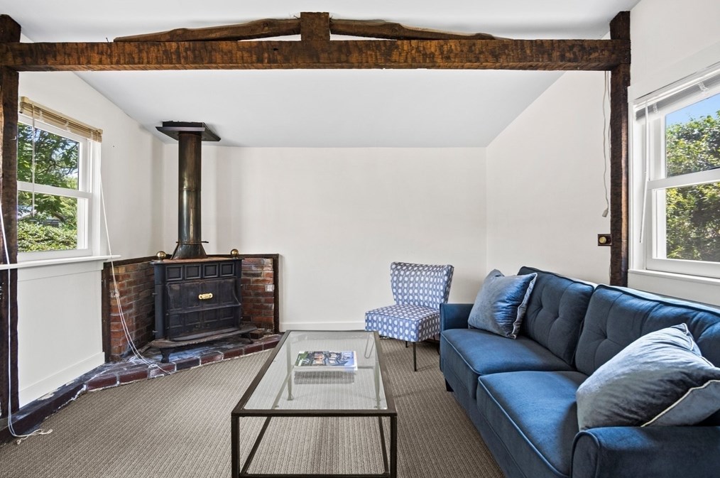 117 Mishawum Rd, Woburn MA 01801-2421 exterior