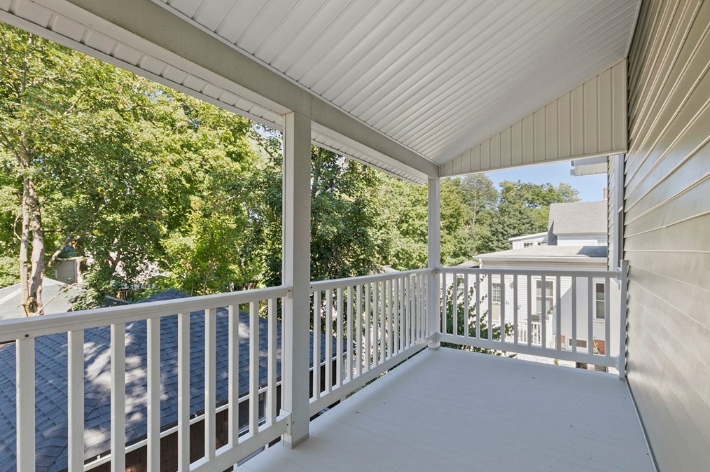 18 Waverley St, Belmont MA  02478-1958 exterior