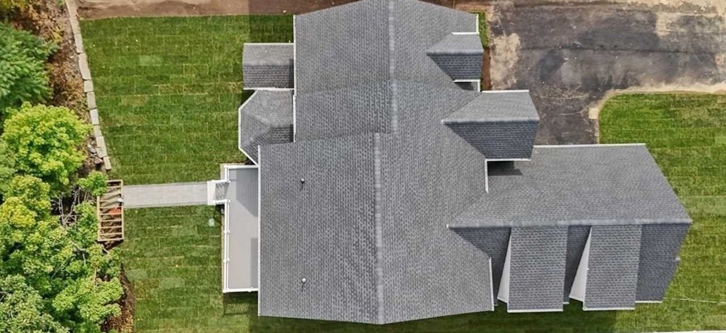 235 Lk Ave, Worcester MA 01604-5824 exterior