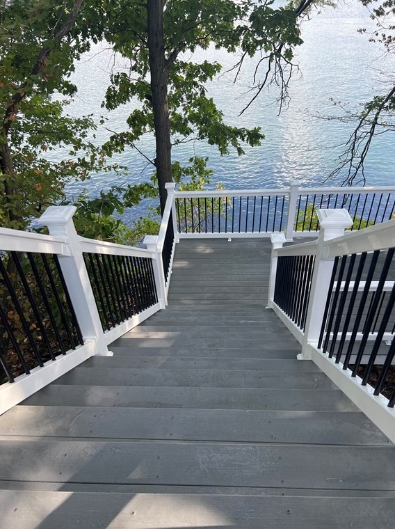 235 Lk Ave, Worcester MA 01604-5824 exterior