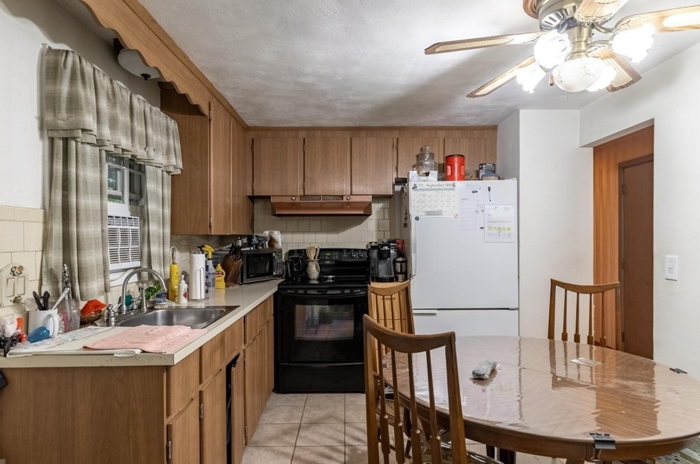 13 Donegal Rd, Peabody MA 01960-3616 exterior