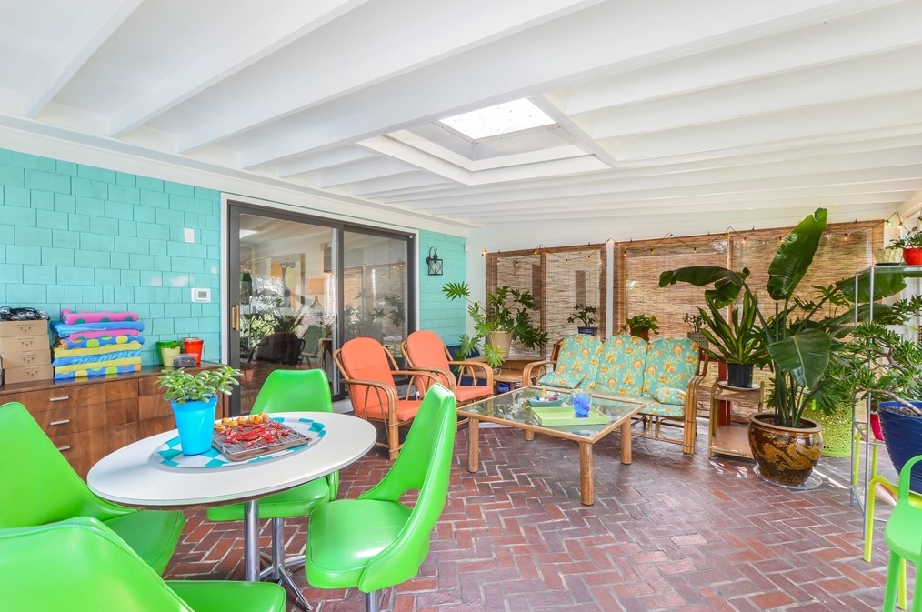 57 Alice St, Dartmouth MA 02747-1915 exterior