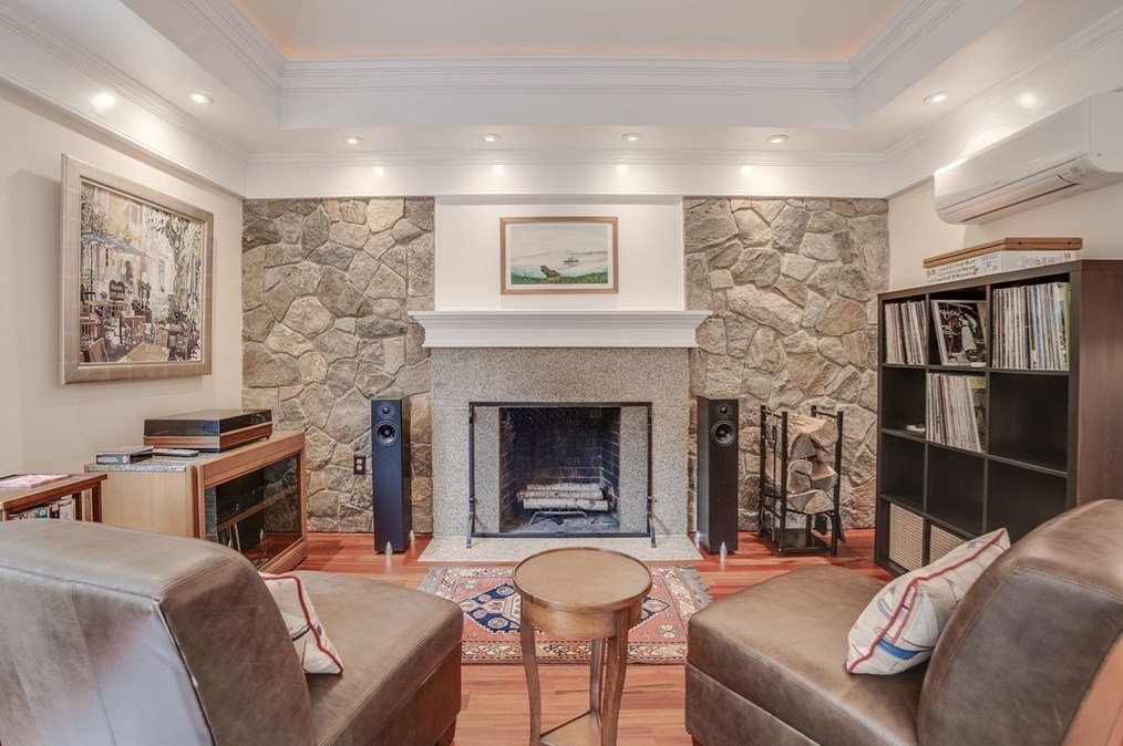 5 Stone Row Ln, Georgetown MA 01833-1242 exterior