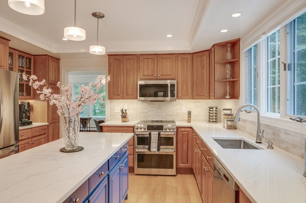 5 Stone Row Ln, Georgetown MA 01833-1242 exterior