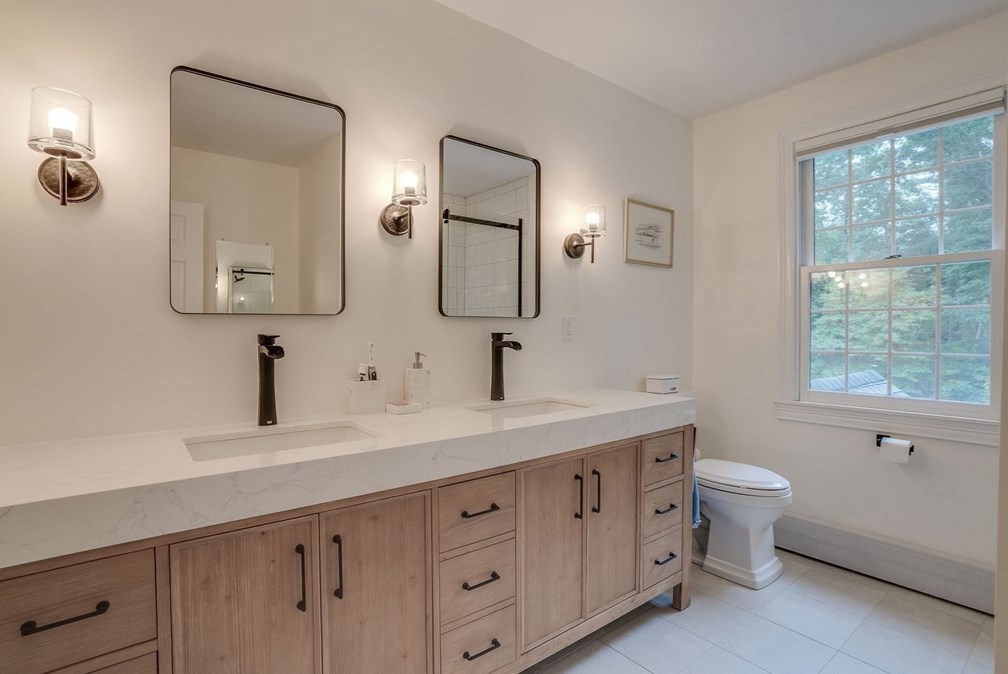 5 Stone Row Ln, Georgetown MA 01833-1242 exterior