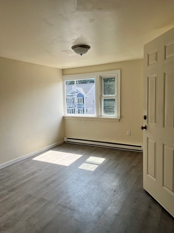 631 Somerset Ave, Taunton MA 02780-4842 exterior