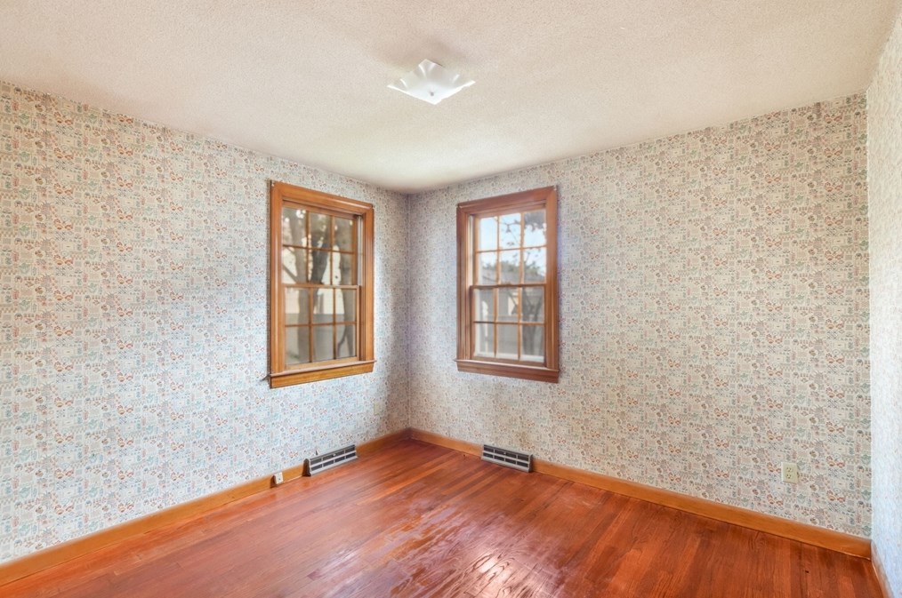 234 Pne Grv St, New Bedford MA 02745-2615 exterior