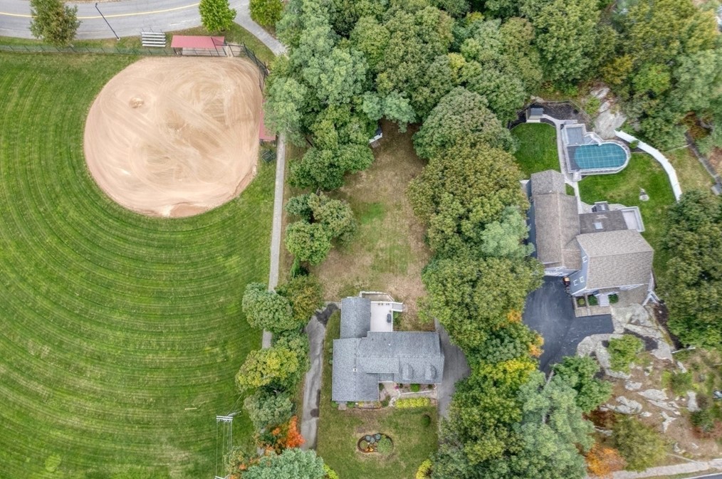 302 Pleasant St, Weymouth MA 02190-2621 exterior