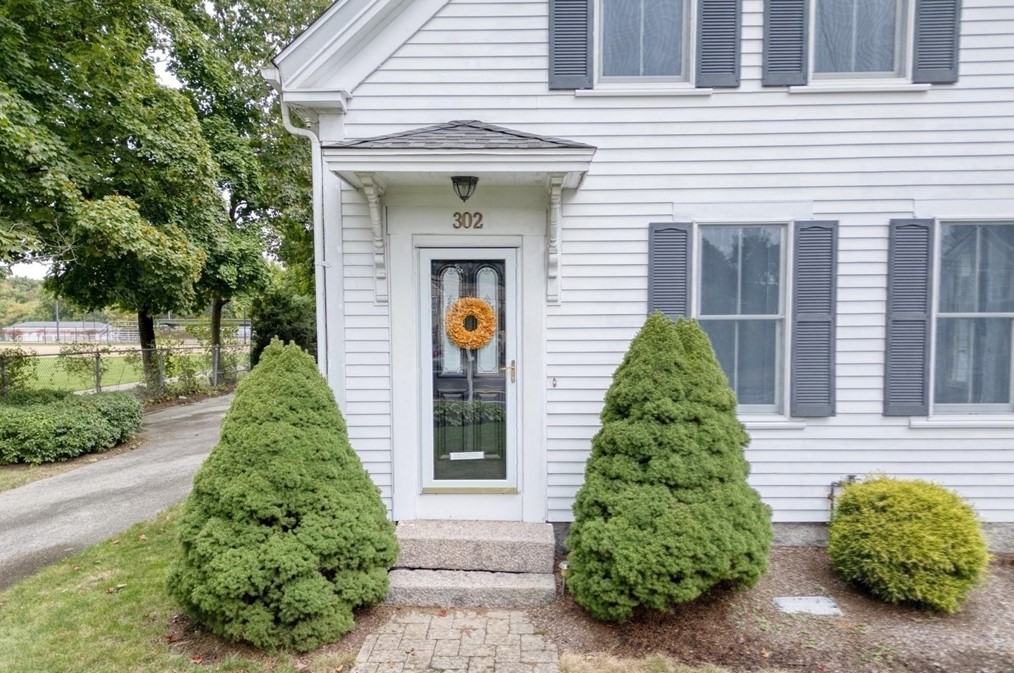 302 Pleasant St, Weymouth MA 02190-2621 exterior