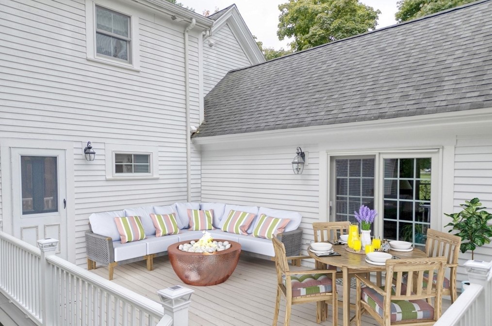 302 Pleasant St, Weymouth MA 02190-2621 exterior