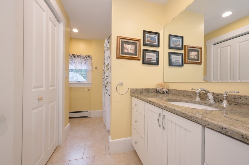 302 Pleasant St, Weymouth MA 02190-2621 exterior