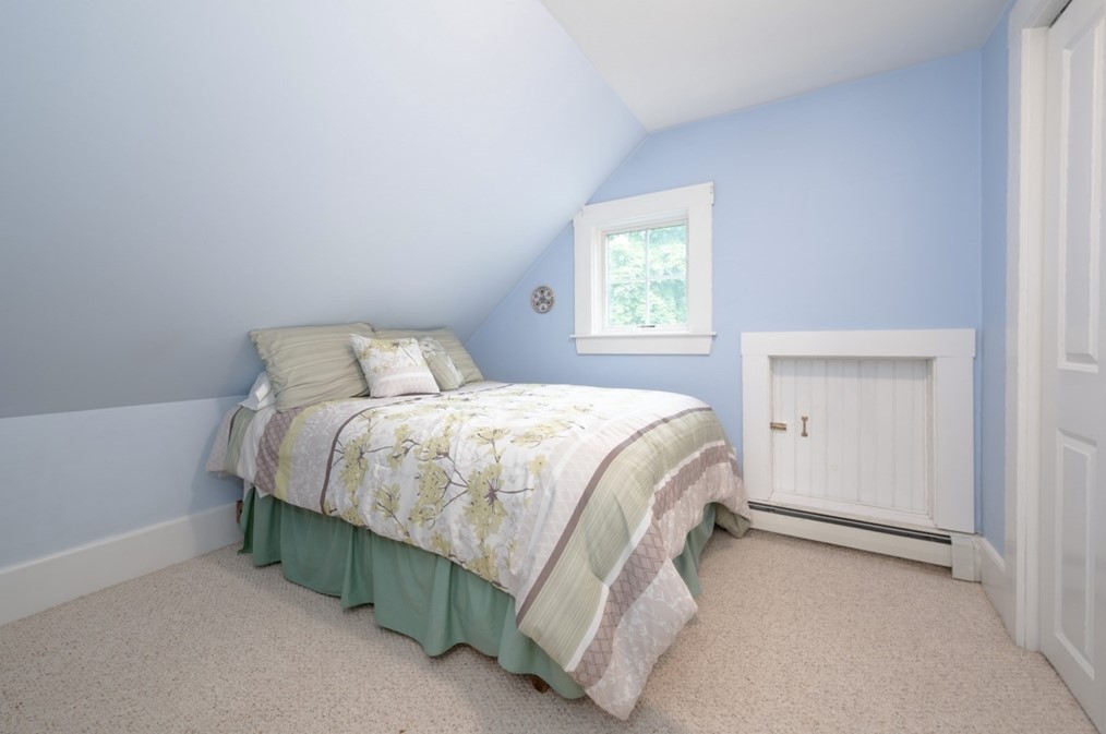 302 Pleasant St, Weymouth MA 02190-2621 exterior