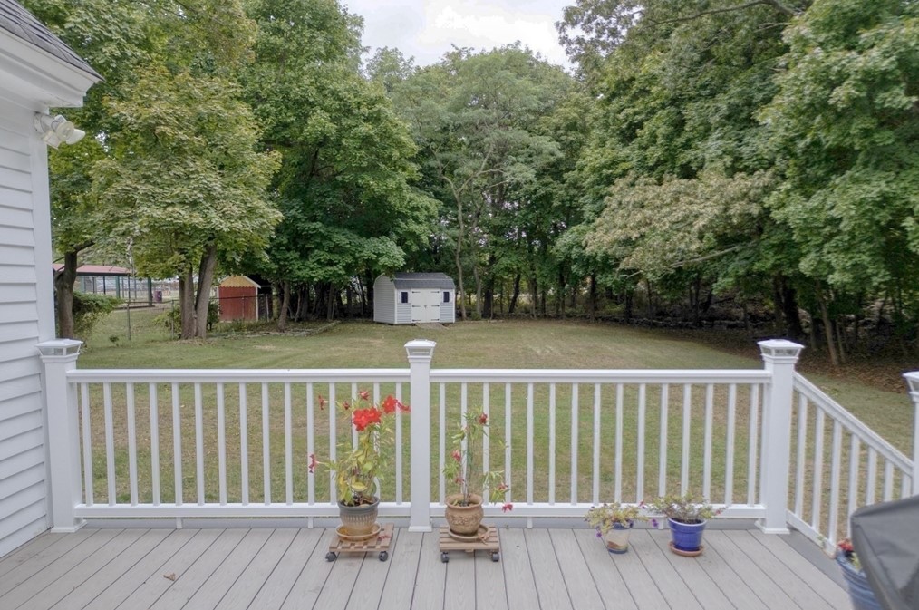 302 Pleasant St, Weymouth MA 02190-2621 exterior