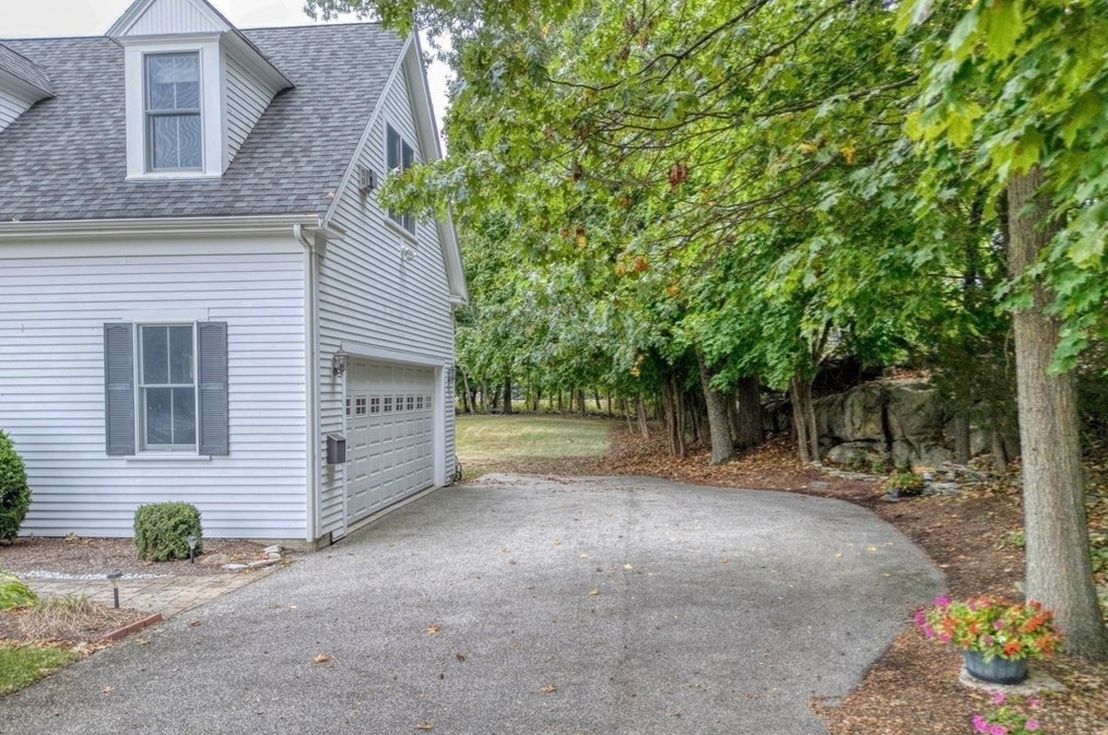 302 Pleasant St, Weymouth MA 02190-2621 exterior