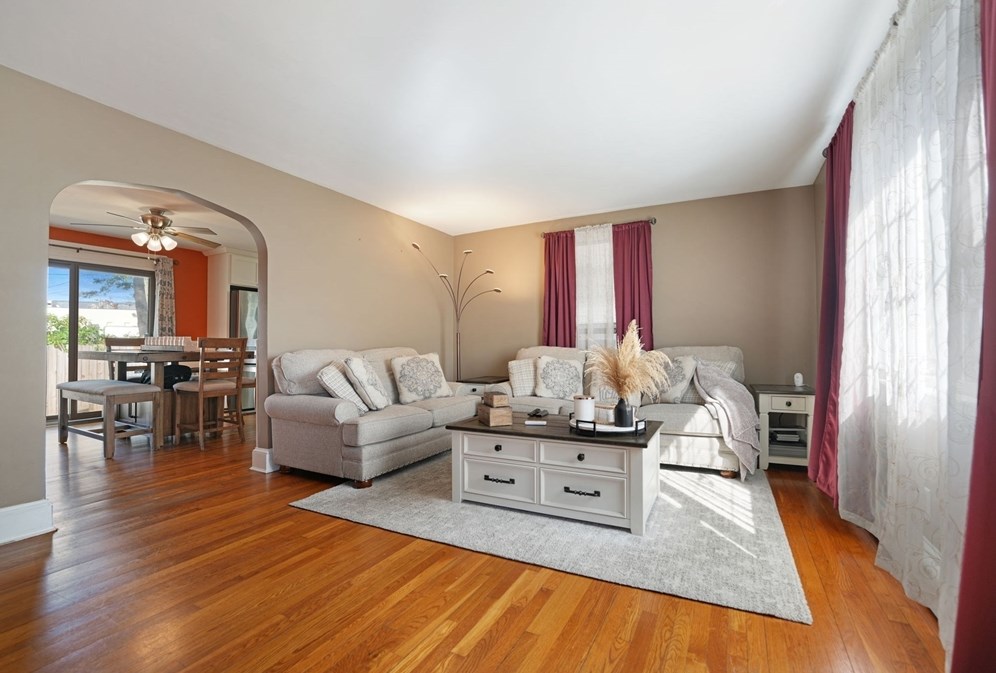 55 Lexington Ave, Dartmouth MA 02747-3407 exterior