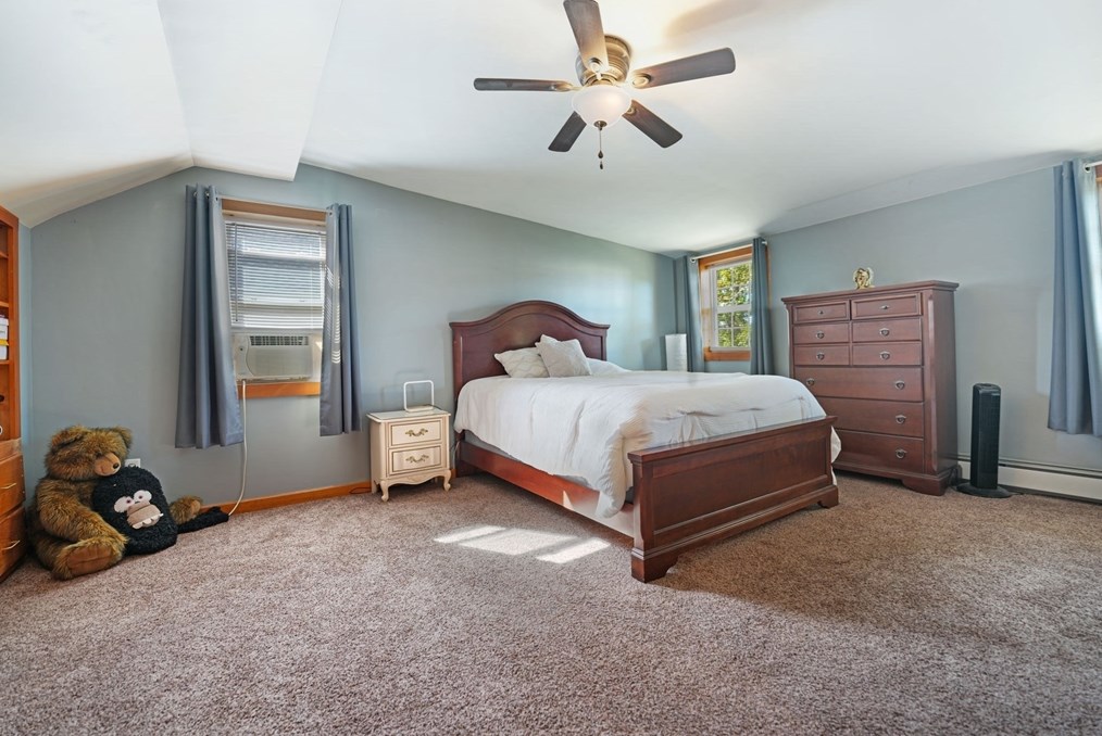 55 Lexington Ave, Dartmouth MA 02747-3407 exterior