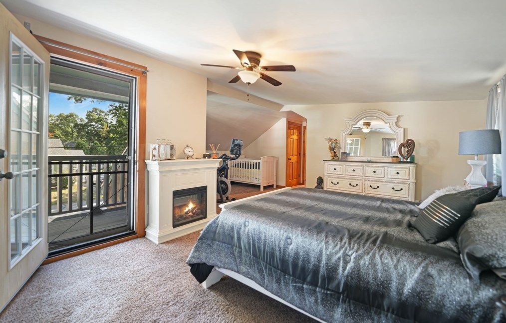 55 Lexington Ave, Dartmouth MA 02747-3407 exterior