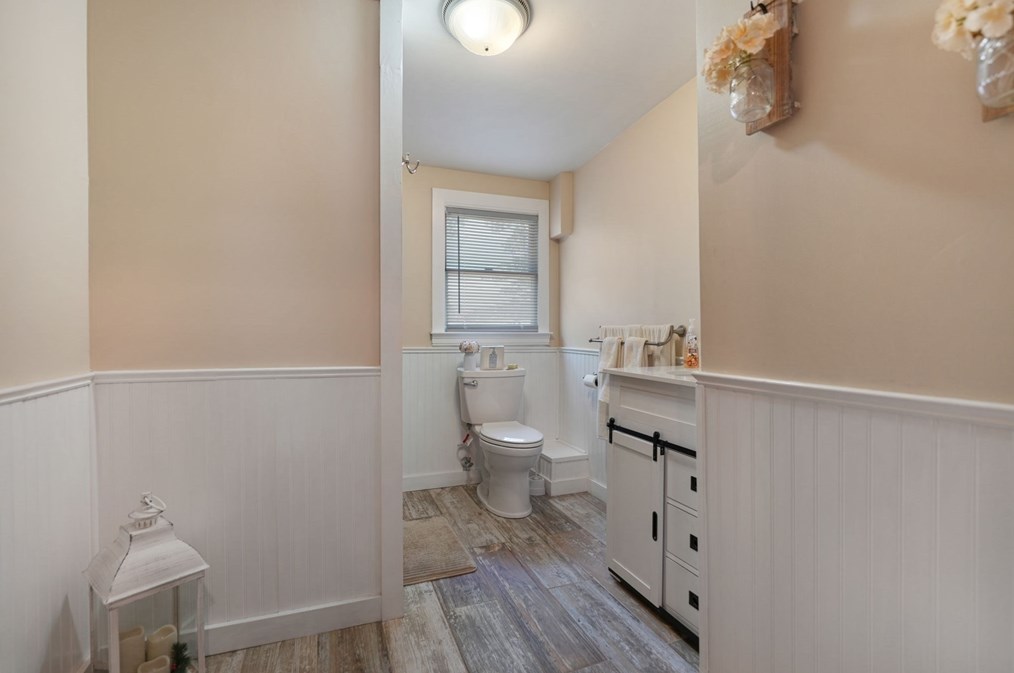 55 Lexington Ave, Dartmouth MA 02747-3407 exterior