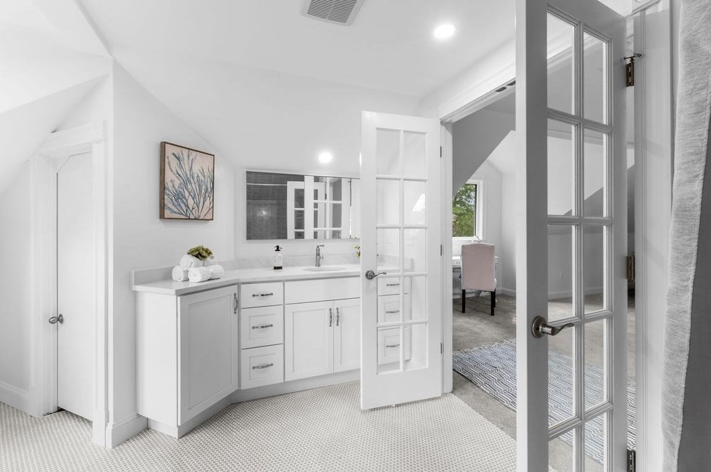 451 Matfield St, West Bridgewater MA  02379-1343 exterior