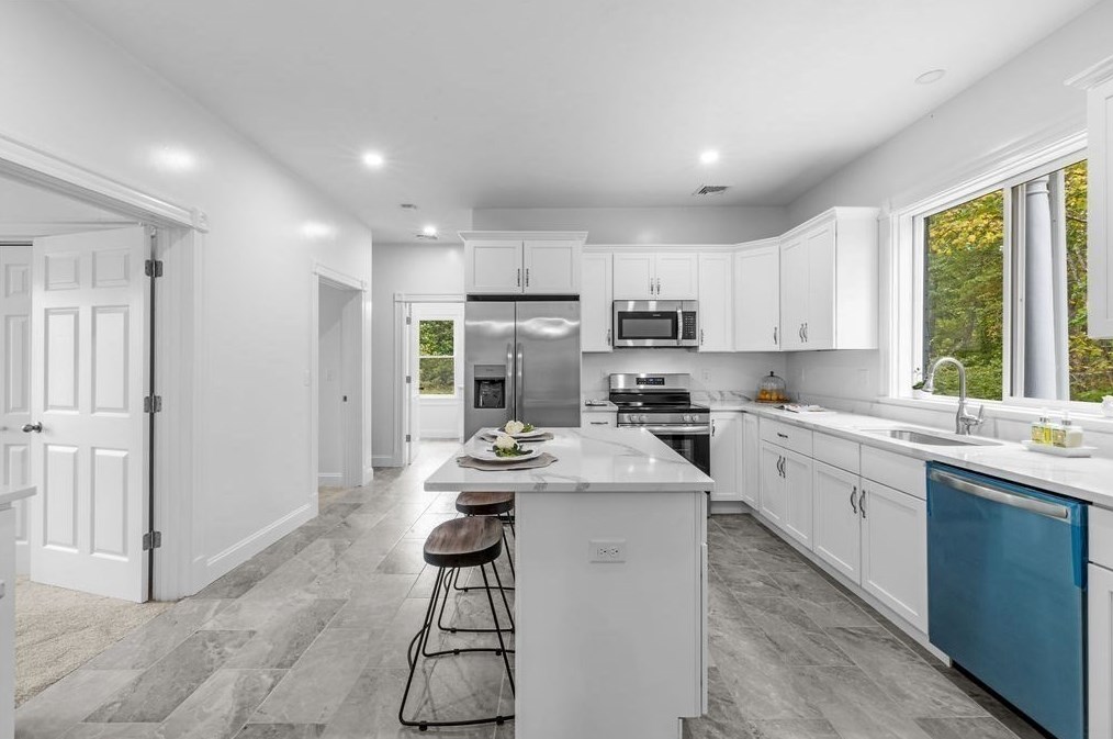 451 Matfield St, West Bridgewater MA  02379-1343 exterior