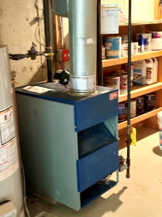 1 Aster Ln, Dartmouth MA 02748-1785 exterior