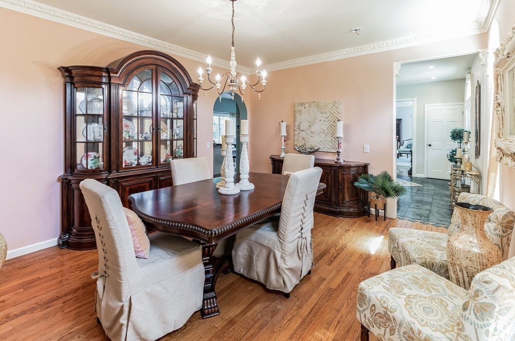 1 Aster Ln, Dartmouth MA 02748-1785 exterior