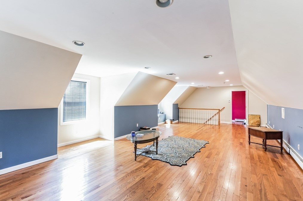 1 Aster Ln, Dartmouth MA 02748-1785 exterior