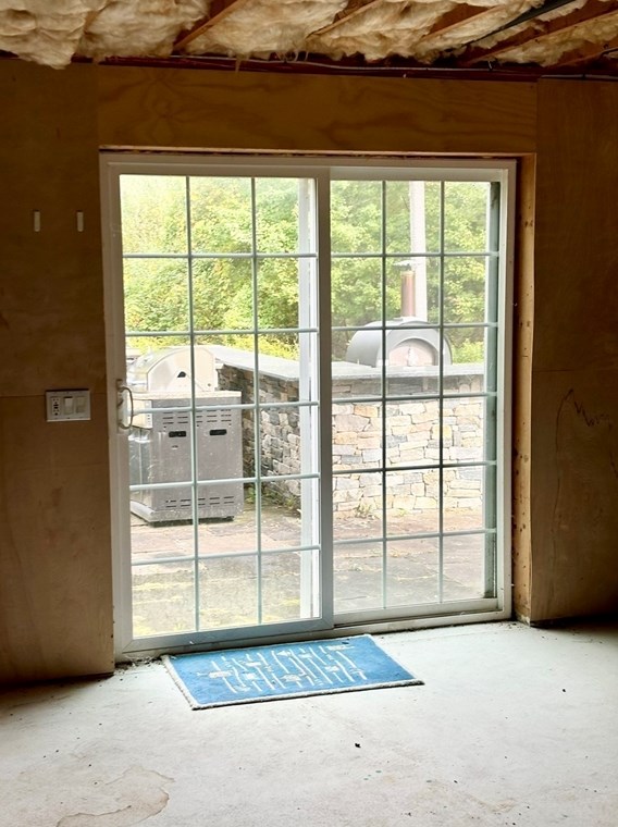 1 Aster Ln, Dartmouth MA 02748-1785 exterior